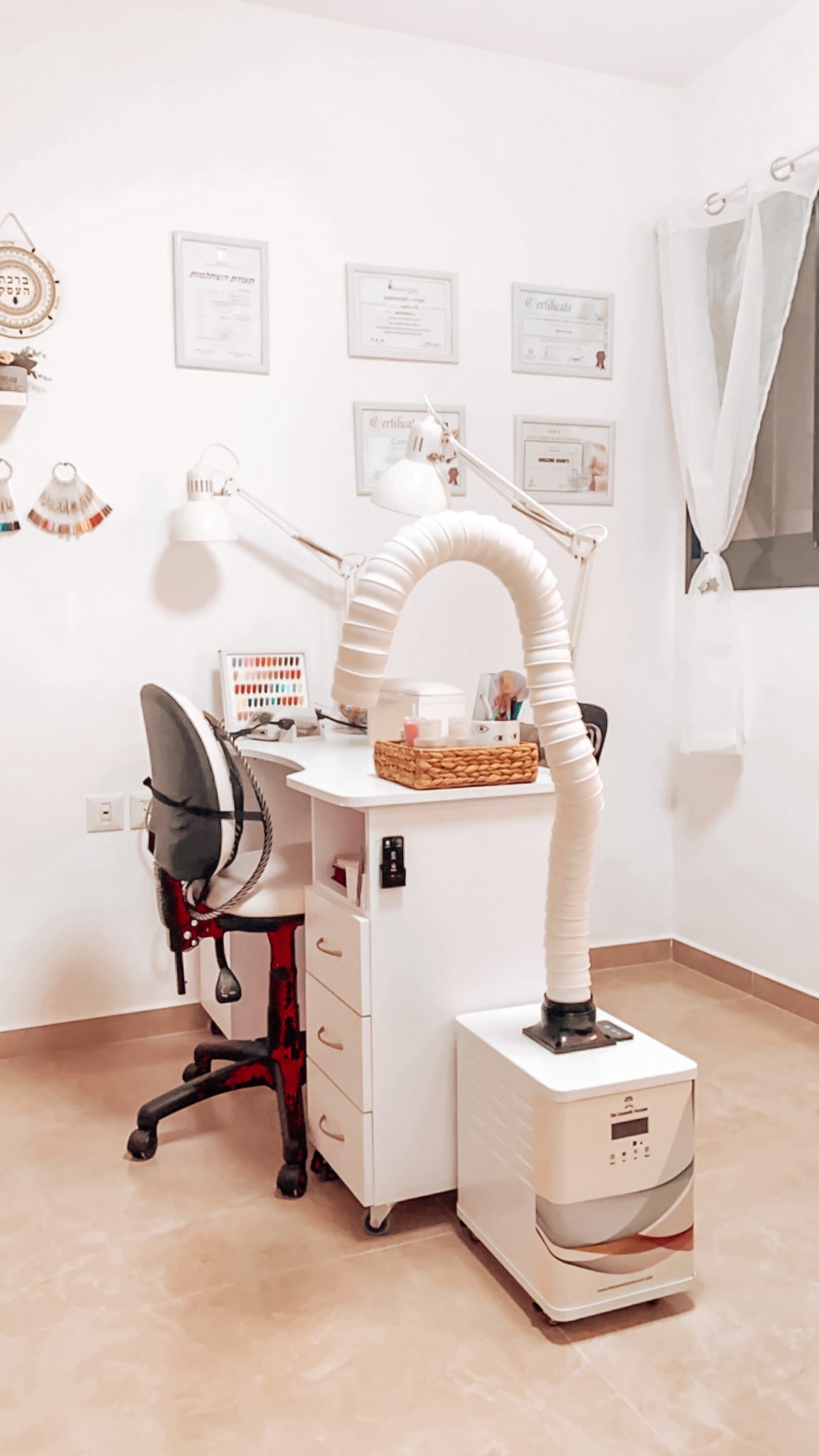The Cosmetic Vacuum setup in a customer studio