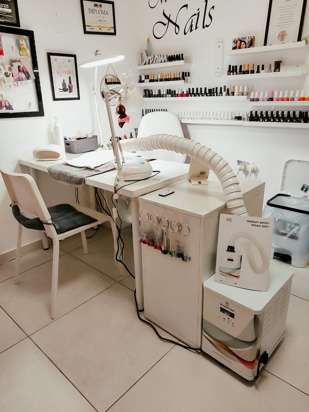 The Cosmetic Vacuum setup in a customer studio
