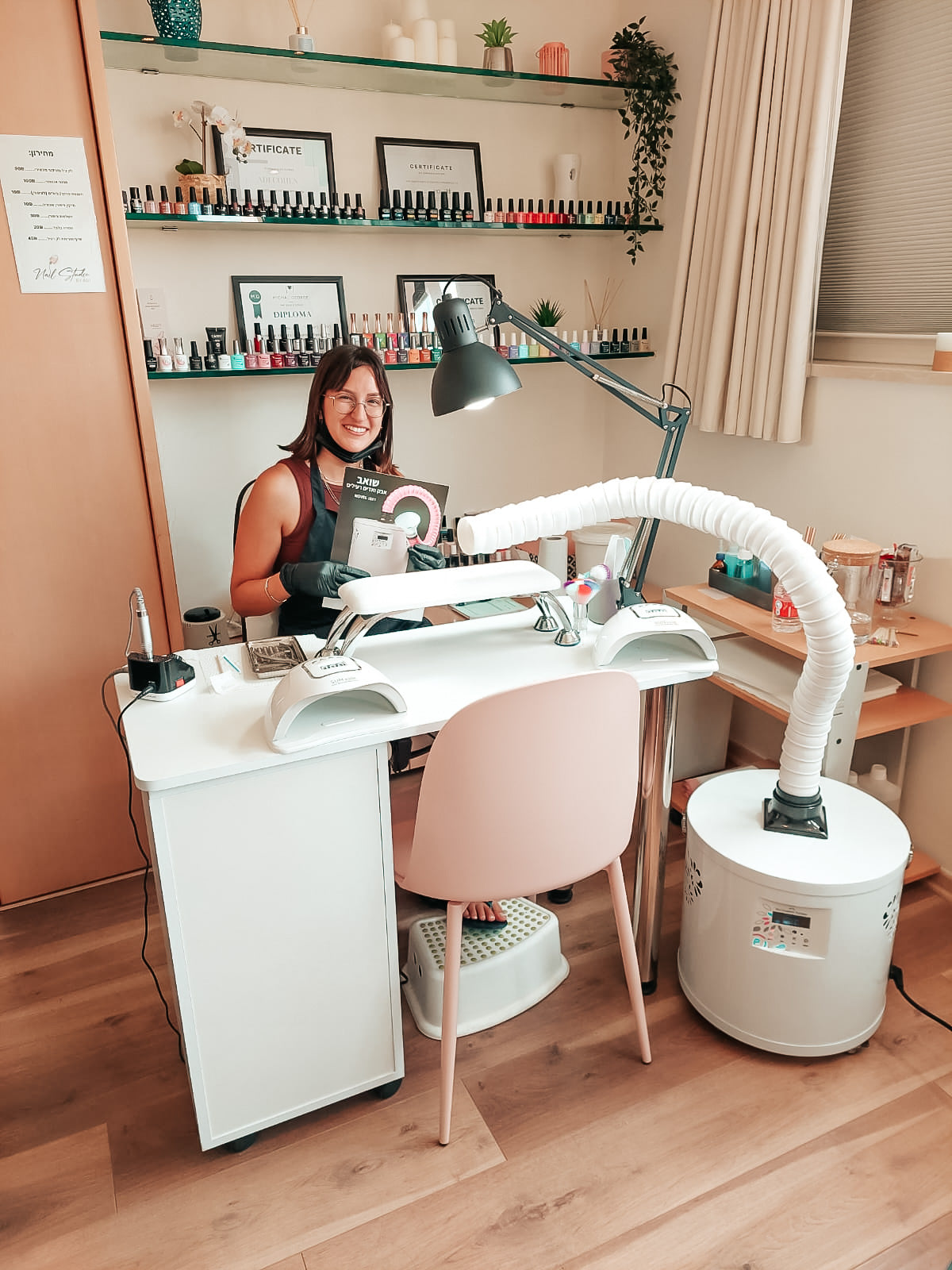 The Cosmetic Vacuum setup in a customer studio